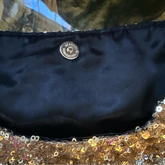 Victoria’s Secret Gold Sequin Clutch Purse Evening Hand Bag Shiny Zipper - Picture 14 of 15
